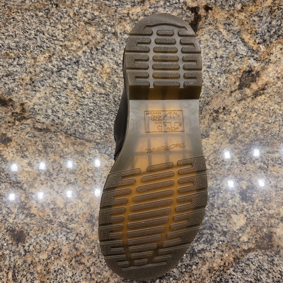 B Mary Jane Shoes with Yellow Stitching - Picture 3 of 7